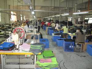 【東莞潛水料廠家專業(yè)生產(chǎn)代加工時尚便捷橢圓形多功能耳機(jī)包】價格,廠家,圖片,其他箱包,東莞市金燦運(yùn)動用品有限公司